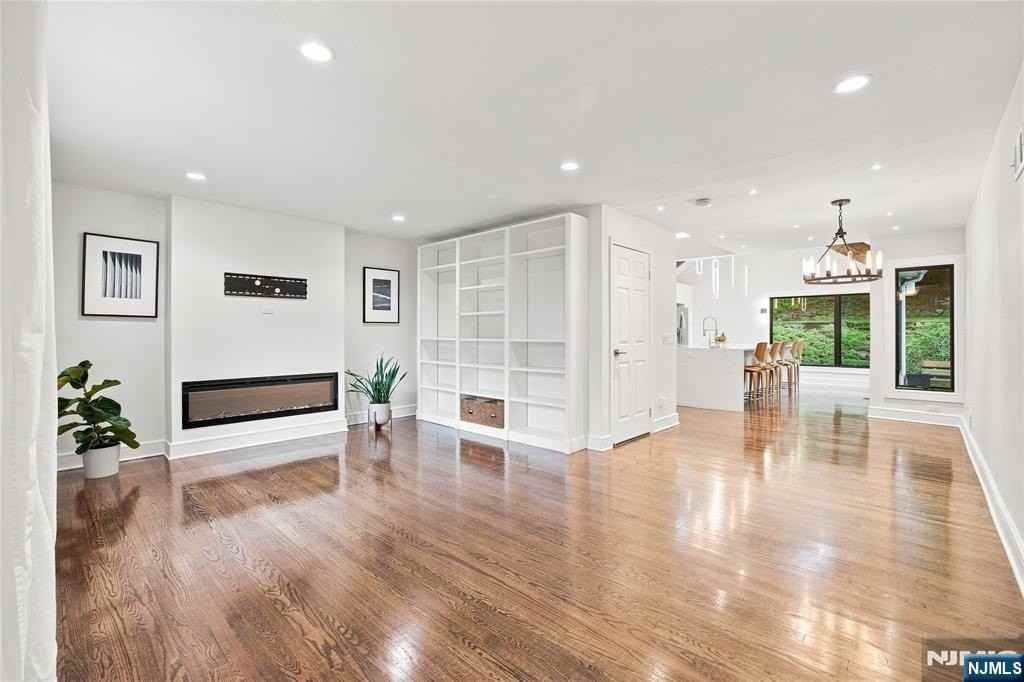 43 Linden Ter - Photo 3 of 27