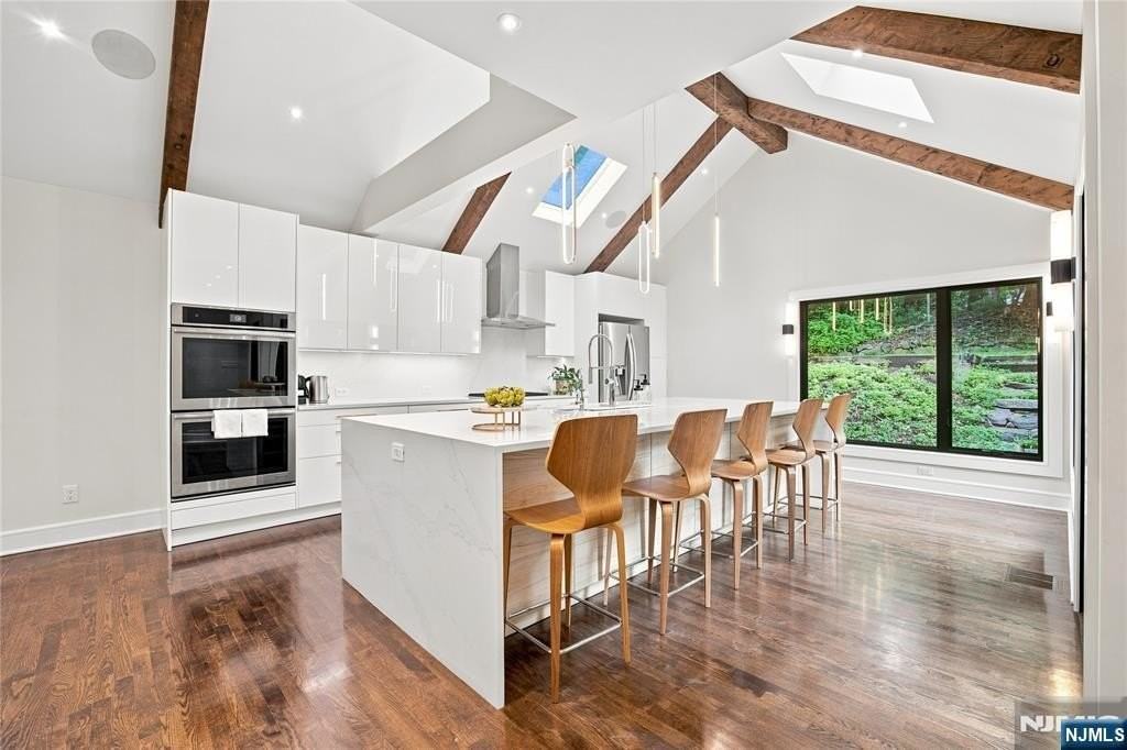 43 Linden Ter - Photo 6 of 27