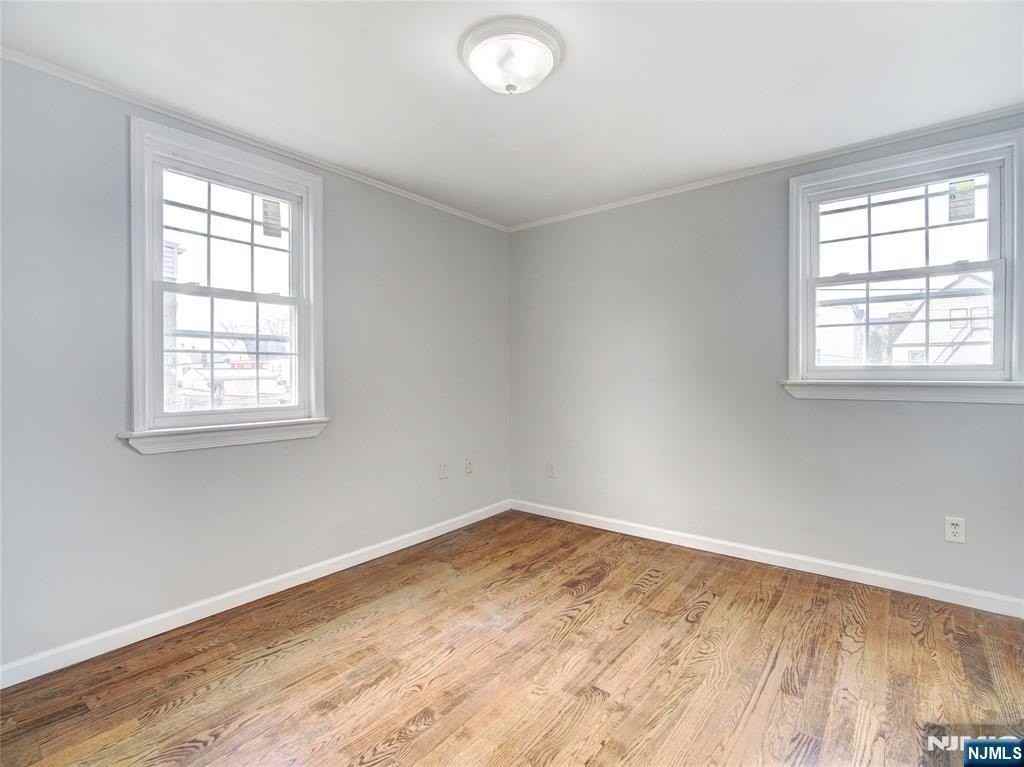 762 Summer Ave - Photo 3 of 13