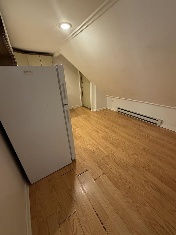 61 Main St #6 - Photo 6 of 8