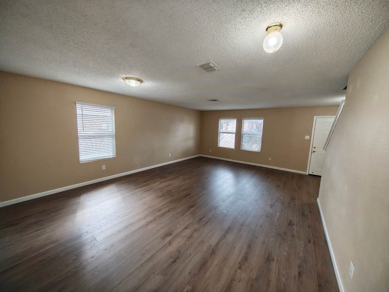 6908 Meadow Way Ln - Photo 4 of 22