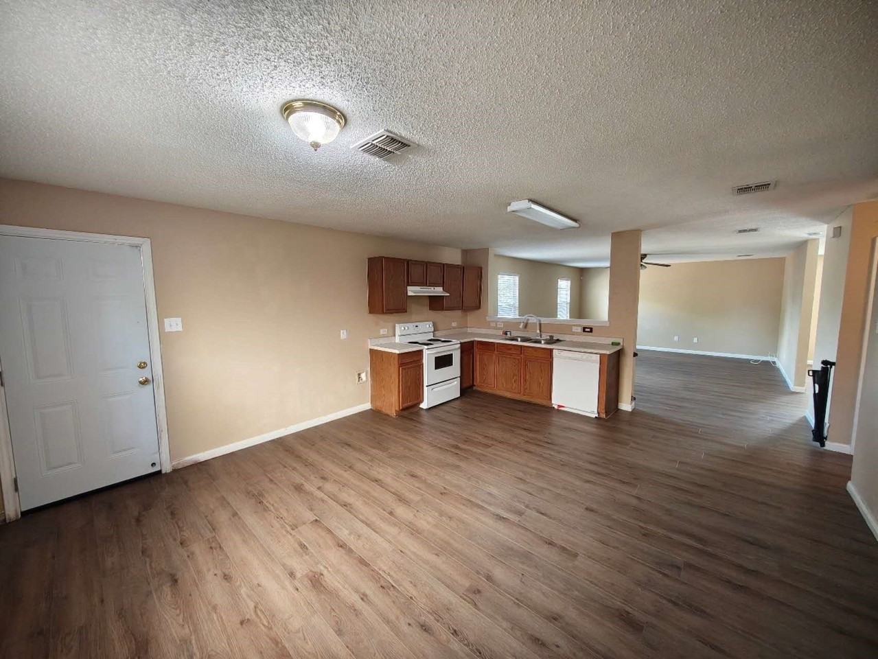 6908 Meadow Way Ln - Photo 5 of 22
