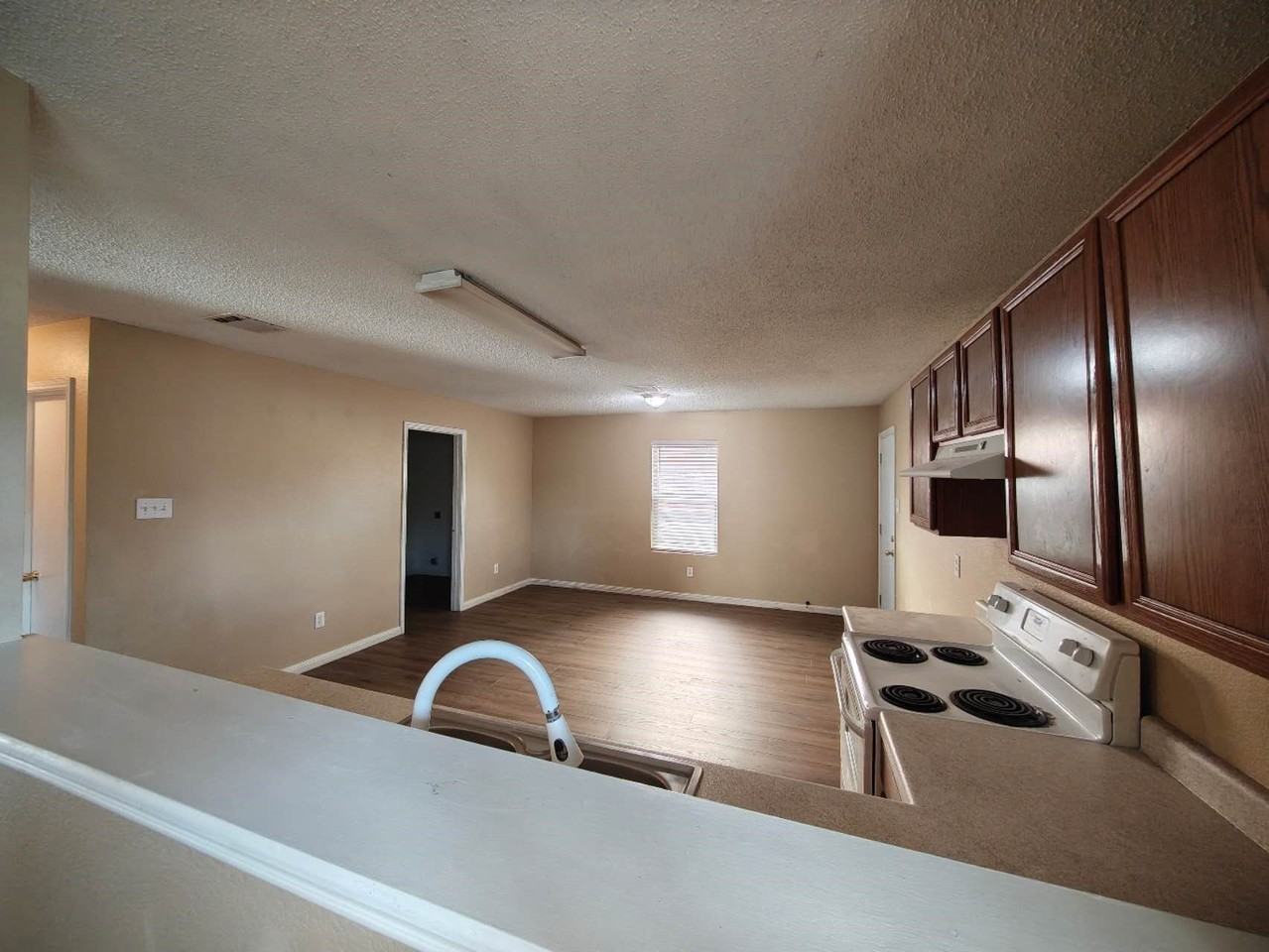 6908 Meadow Way Ln - Photo 7 of 22