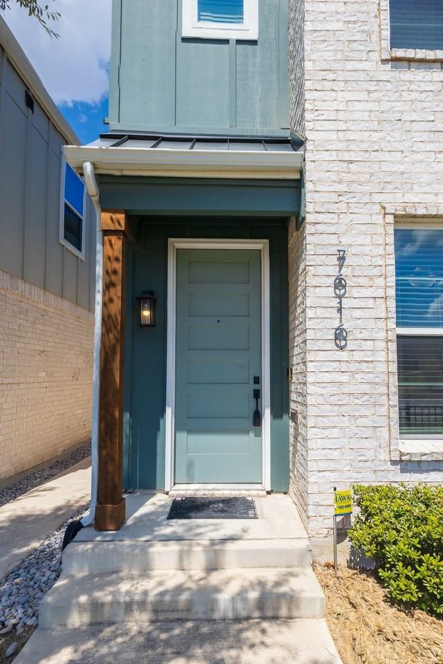 7616 Resting Mews - Photo 6 of 32