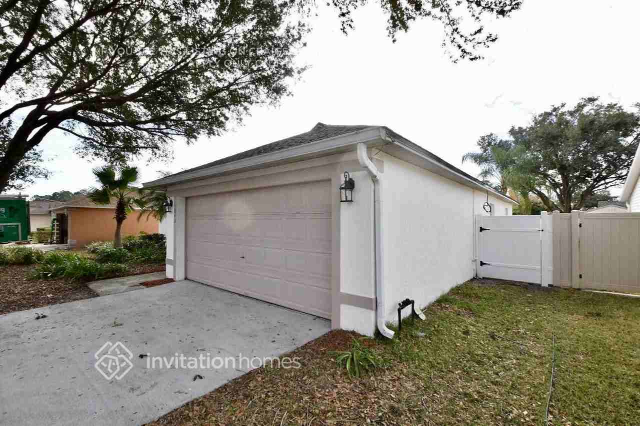 1043 W Riviera Blvd - Photo 3 of 21