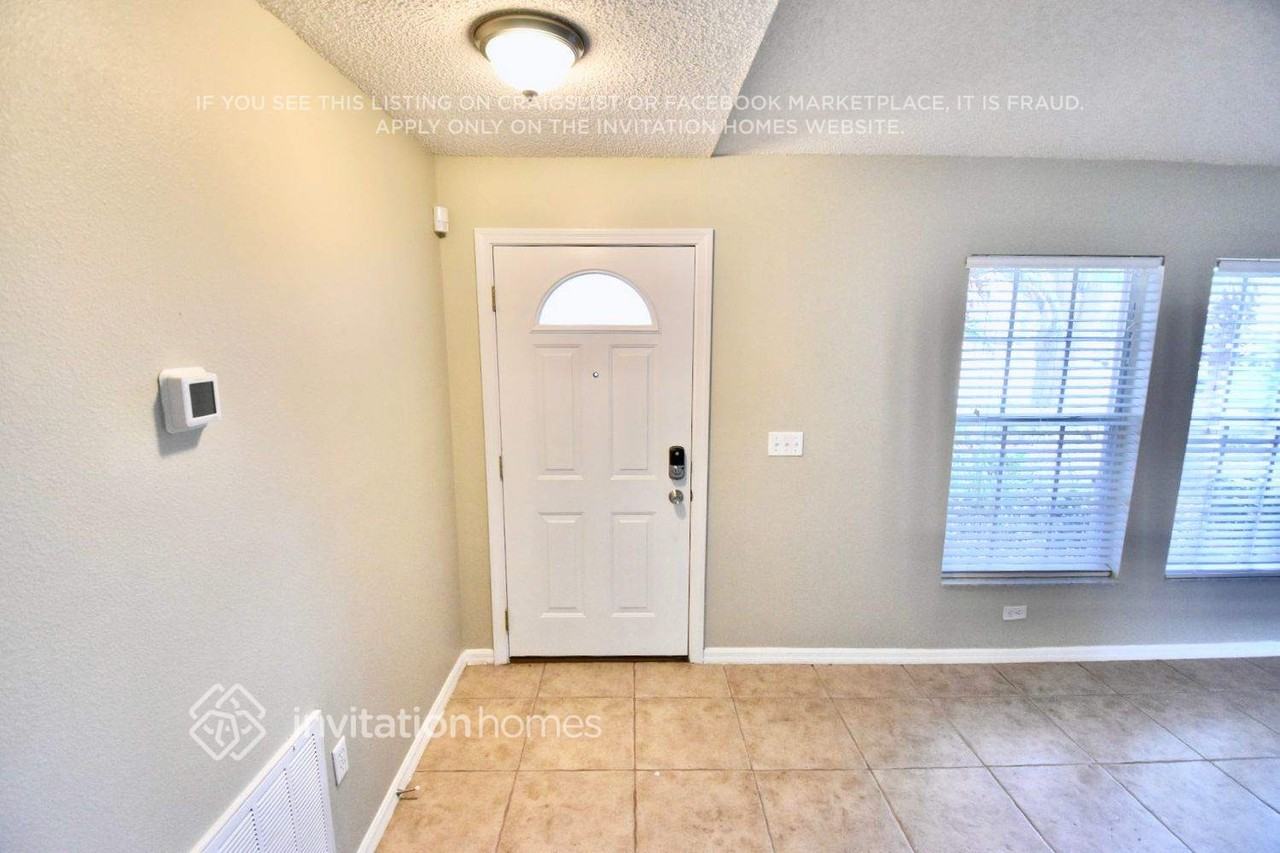1043 W Riviera Blvd - Photo 4 of 21