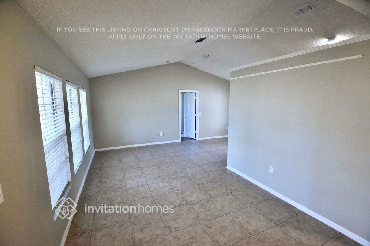 1043 W Riviera Blvd - Photo 5 of 21