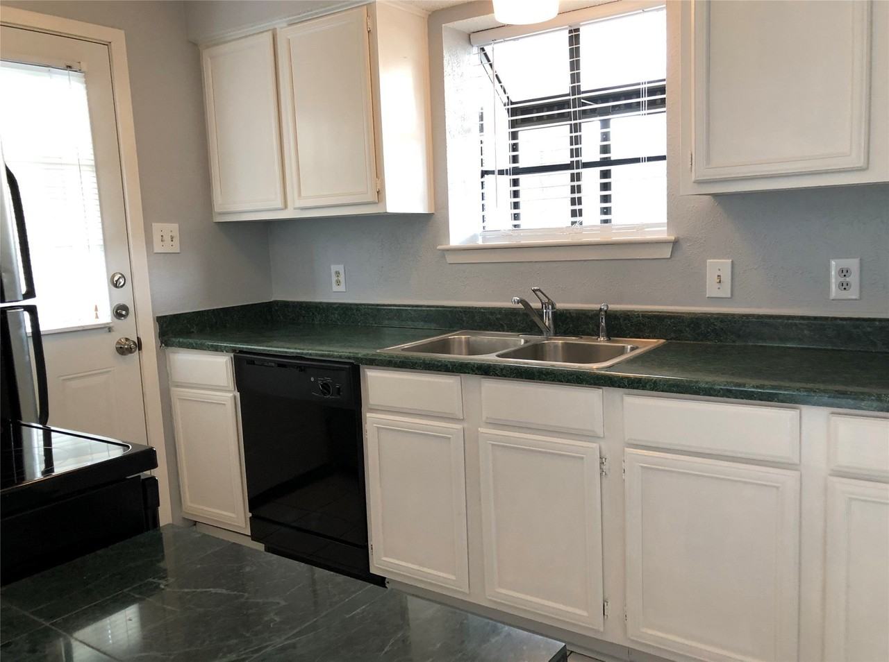 2111 E Belt Line Rd #1 - Photo 5 of 14