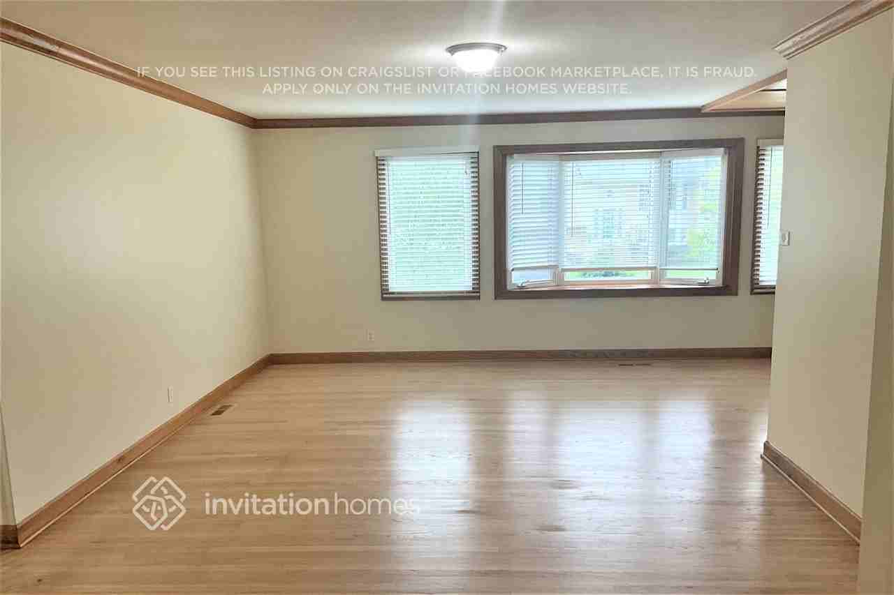 349 Huntington Way - Photo 2 of 11