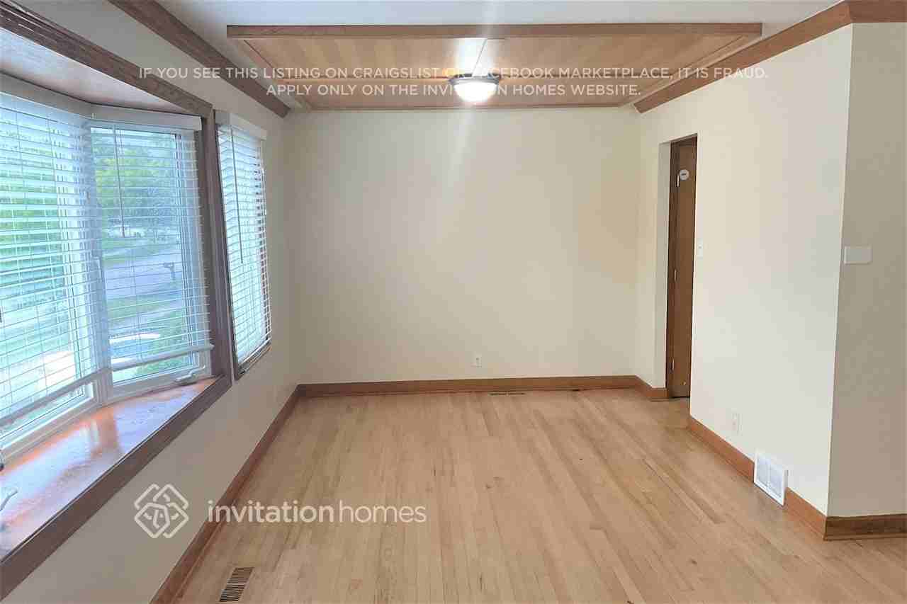 349 Huntington Way - Photo 3 of 11