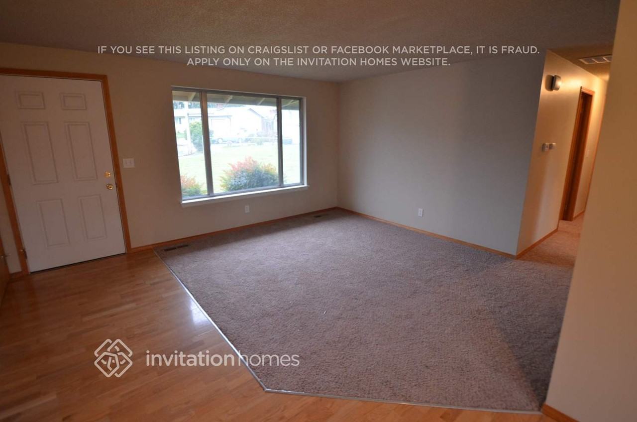 1709 Dogwood Dr Se - Photo 2 of 10