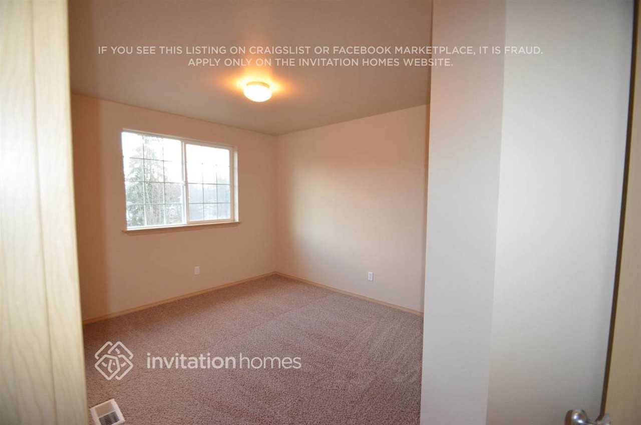 8402 4th St Ne - Photo 7 of 14