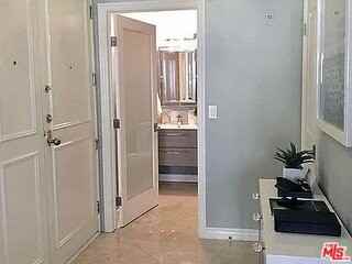 N Camden Dr #304 - Photo 3 of 8