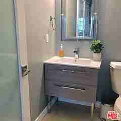 N Camden Dr #304 - Photo 4 of 8