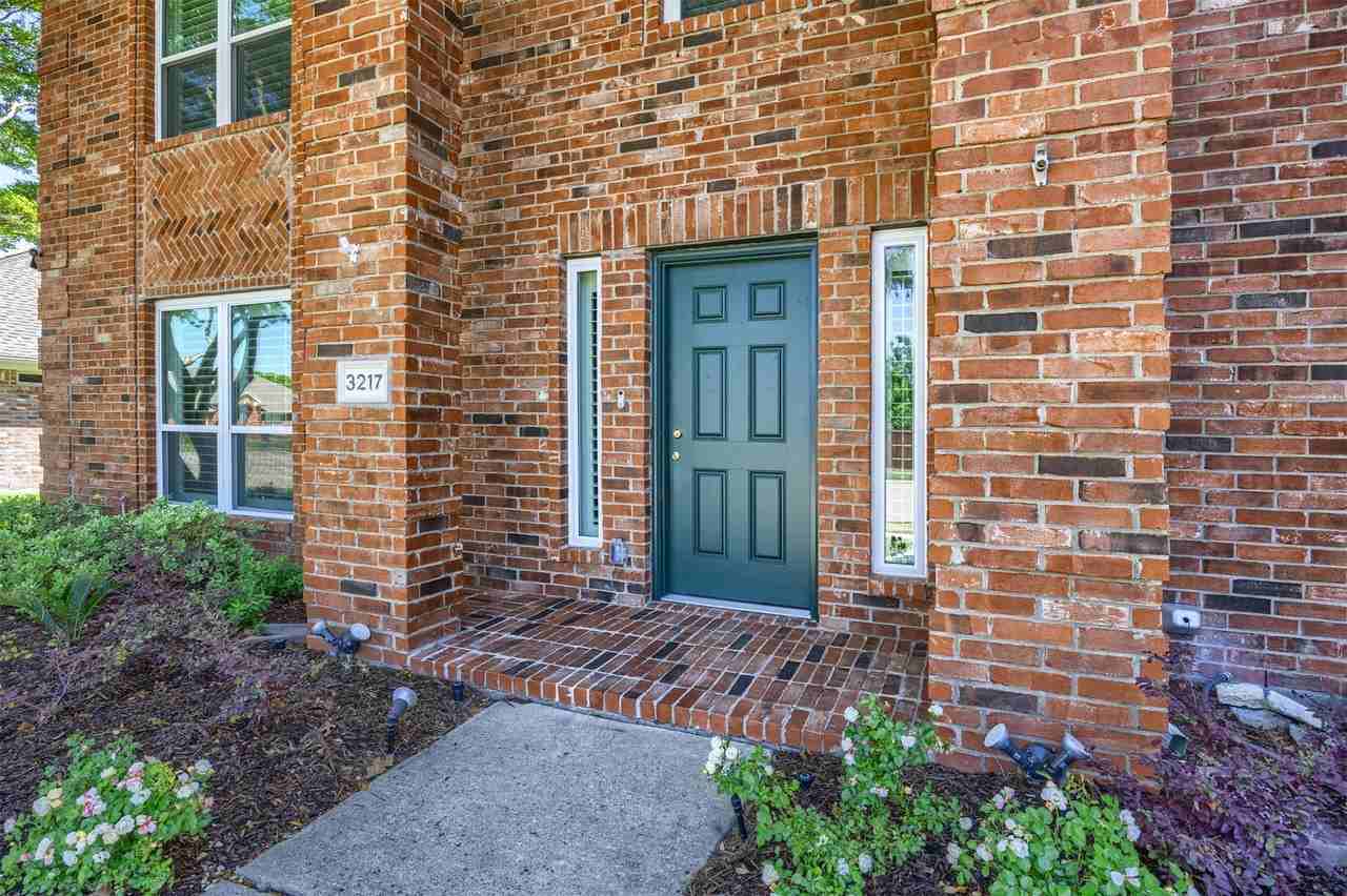 3217 Orchid Dr - Photo 4 of 40