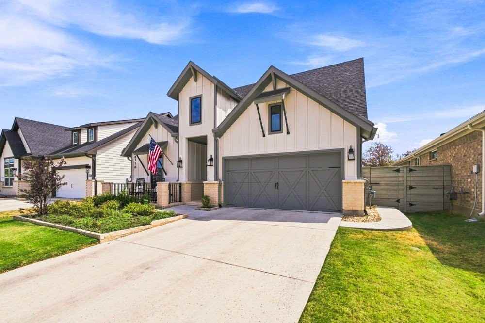 8716 Bur Oak Dr - Photo 2 of 25
