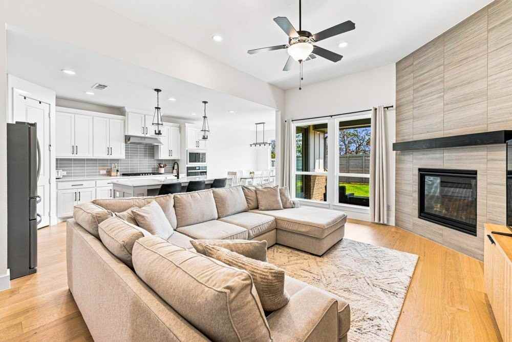 8716 Bur Oak Dr - Photo 3 of 25