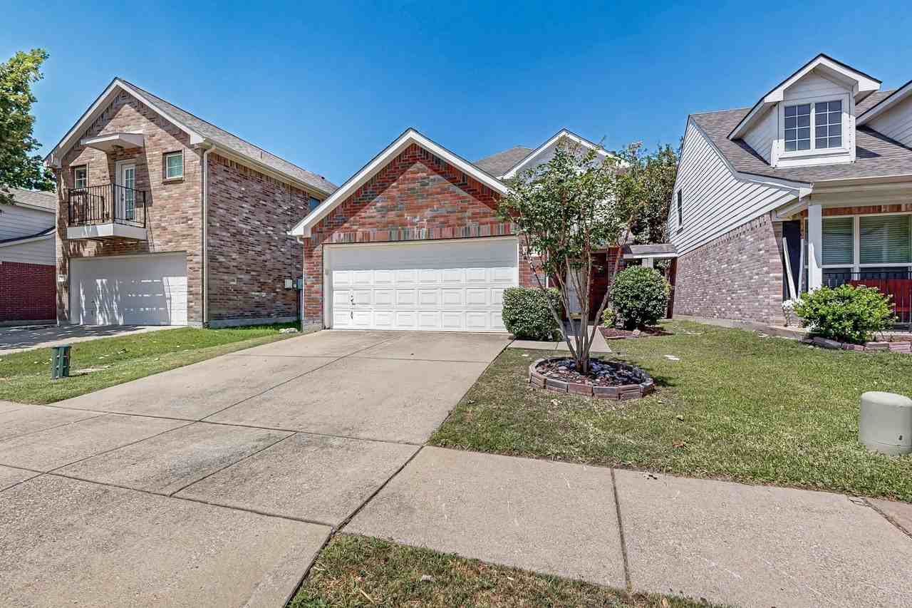321 Stephanie St - Photo 3 of 40