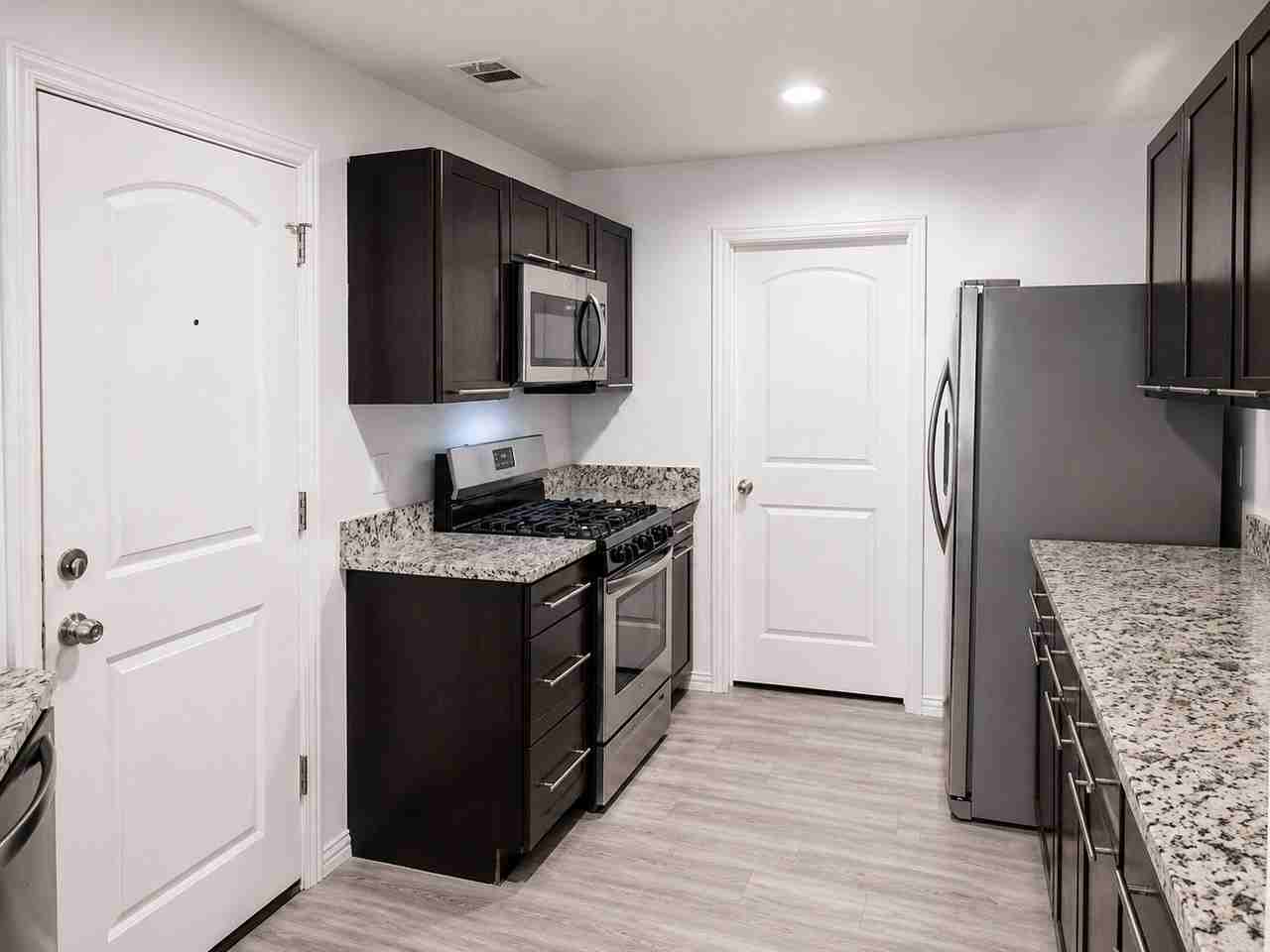 5549 Bluffman Dr - Photo 4 of 15