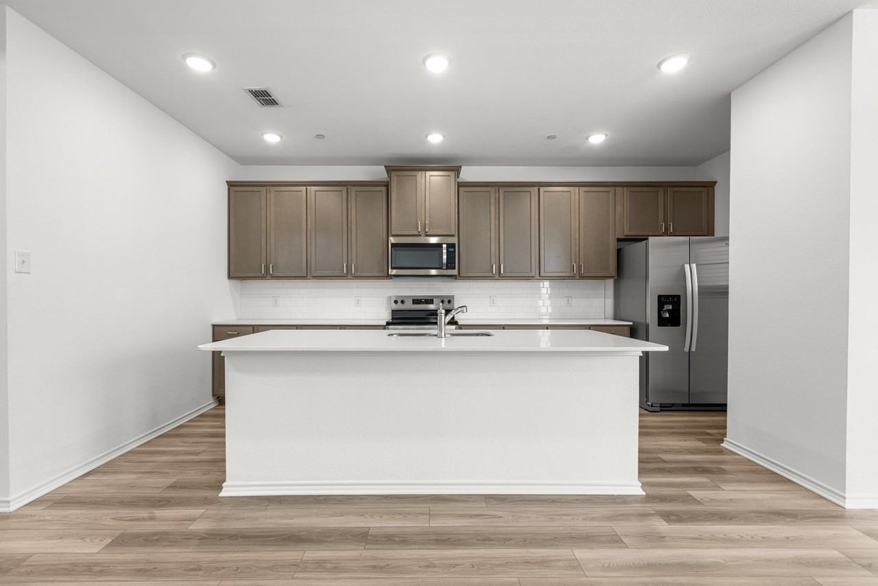 3020 Percheron Dr - Photo 3 of 15