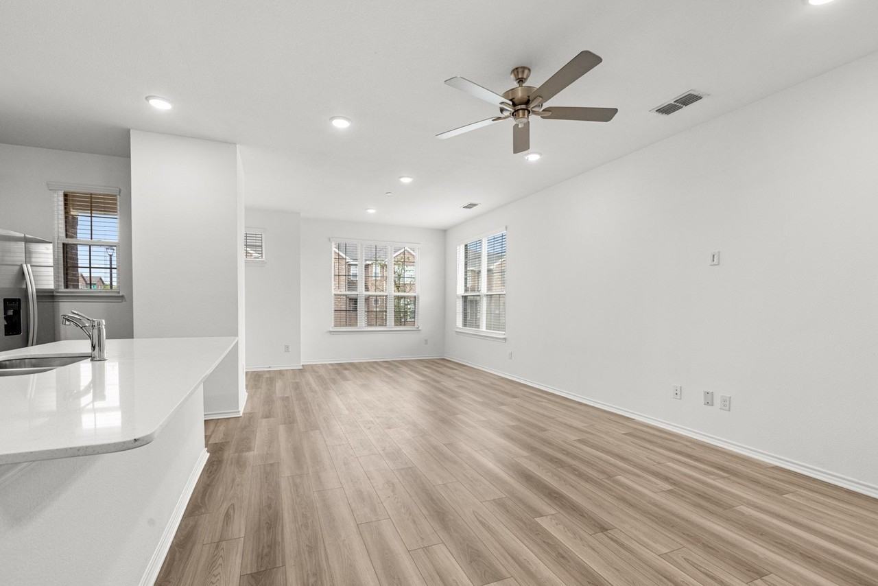 3020 Percheron Dr - Photo 5 of 15