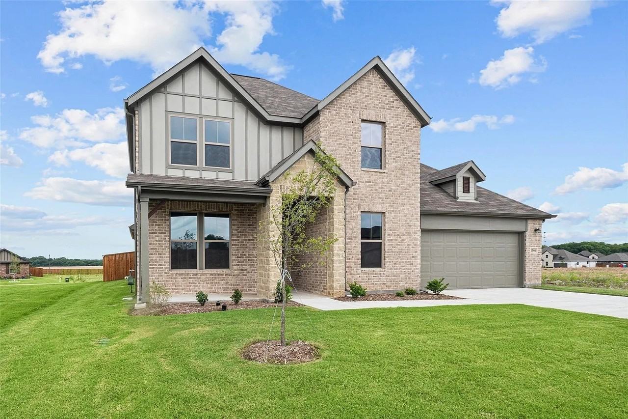 1506 Golden Meadow Dr - Photo 2 of 33