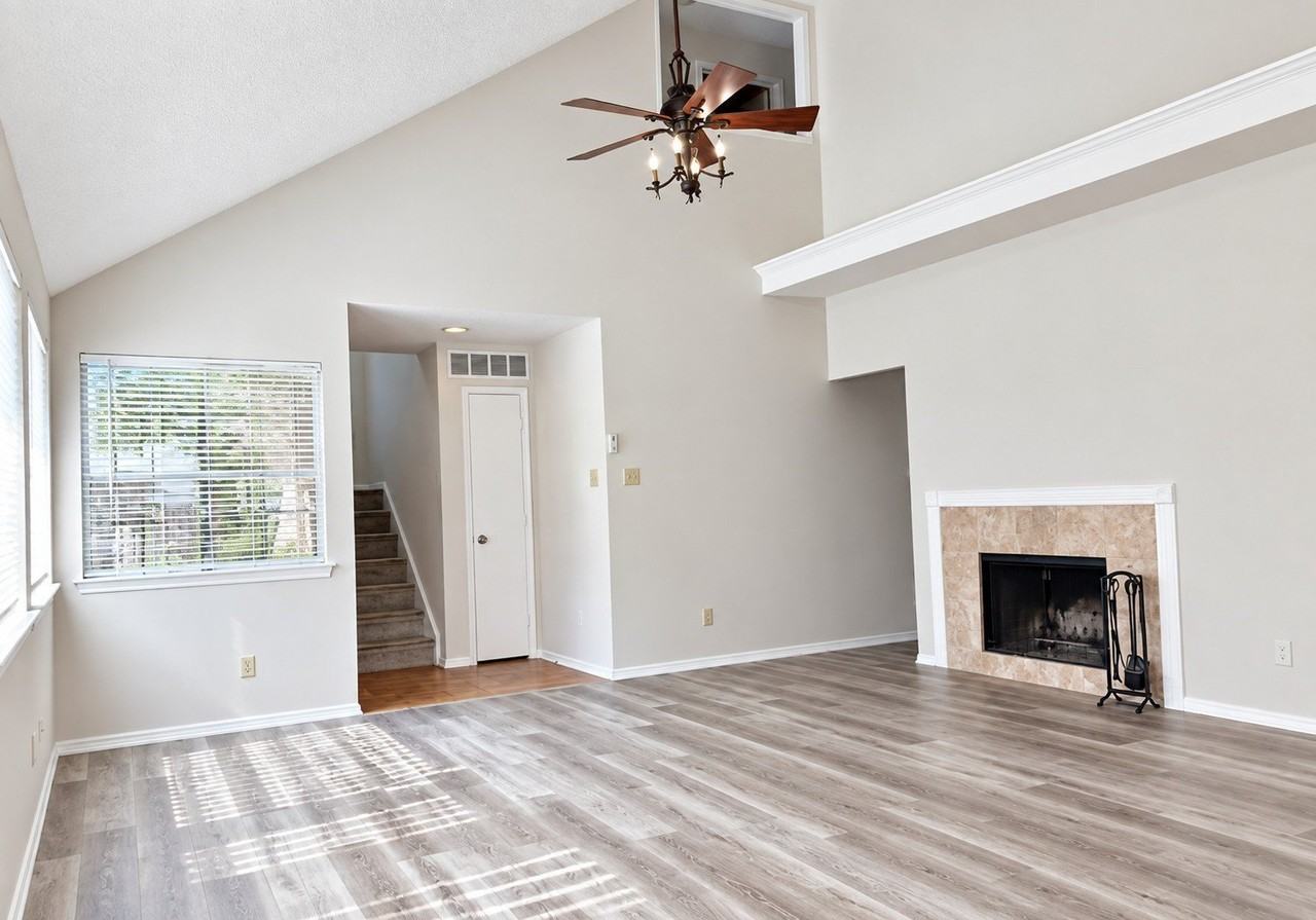 5026 Hearthcrest Dr - Photo 2 of 25