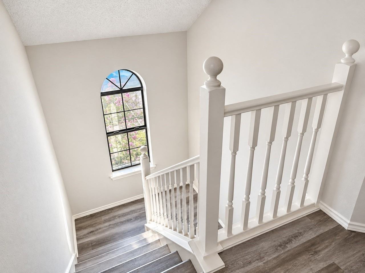 5026 Hearthcrest Dr - Photo 6 of 25