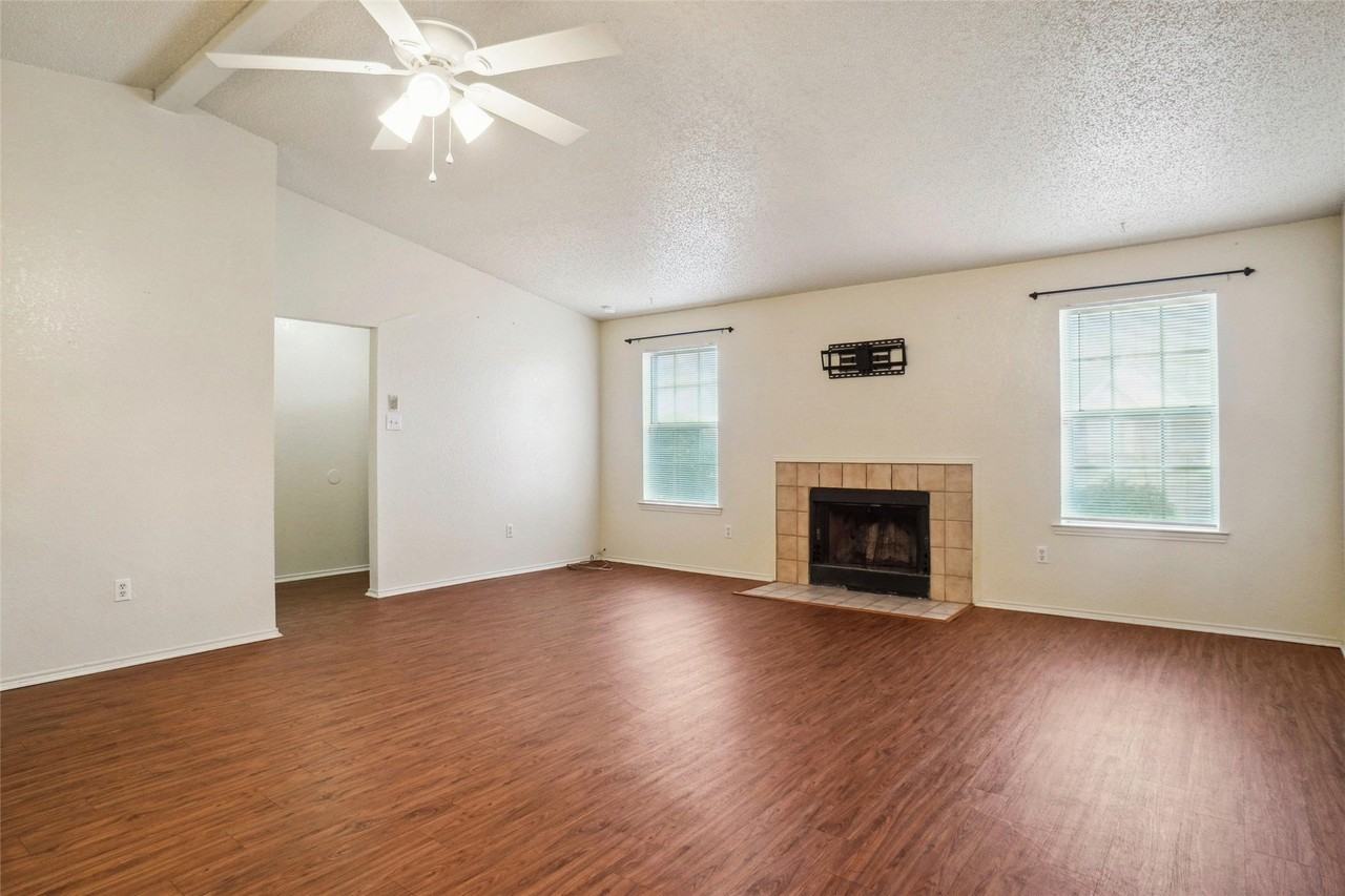 7472 Tiffany Meadows Ln - Photo 4 of 16