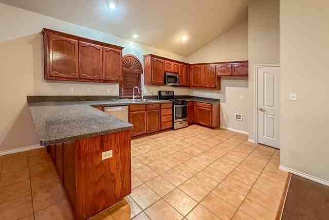 3805 Brandywine Ln - Photo 4 of 19