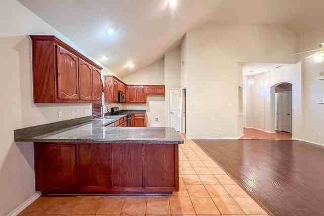 3805 Brandywine Ln - Photo 5 of 19