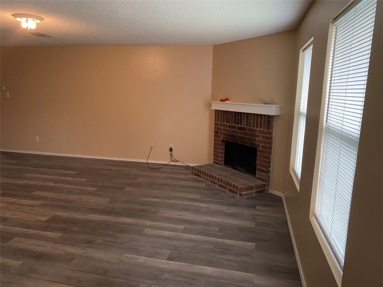 1515 Madison Dr - Photo 2 of 14