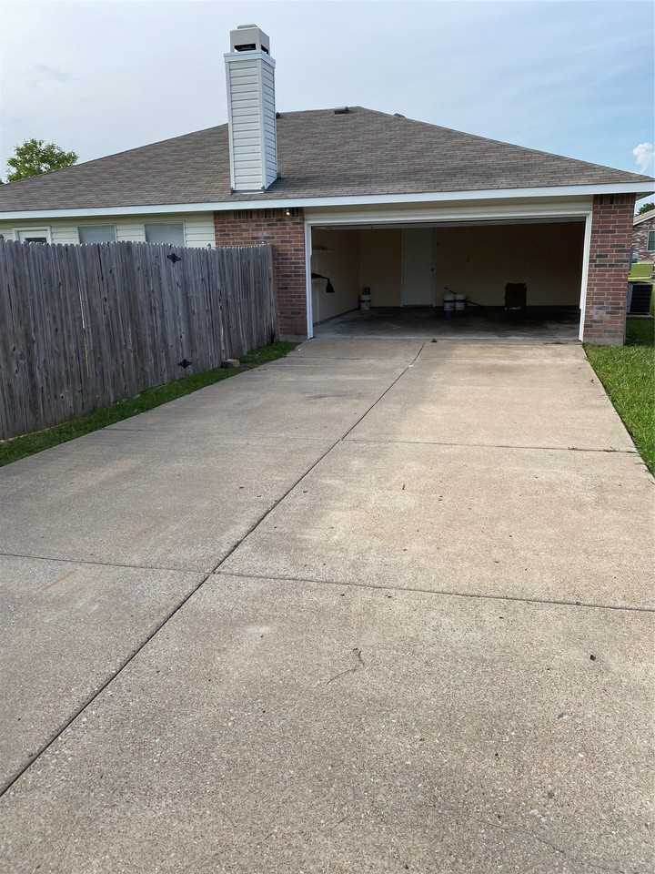 1515 Madison Dr - Photo 3 of 14