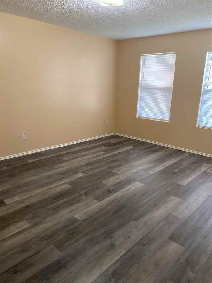 1515 Madison Dr - Photo 4 of 14