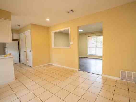 522 La Salle Dr - Photo 4 of 14