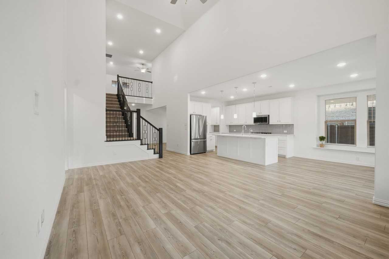 2507 Gentle Knoll Dr - Photo 7 of 40