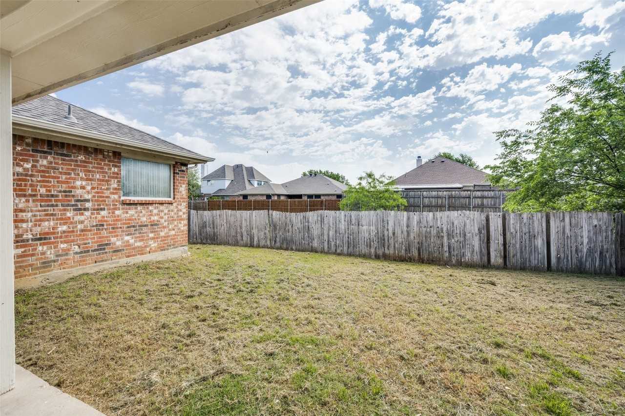 308 Rock Hill Dr - Photo 2 of 25