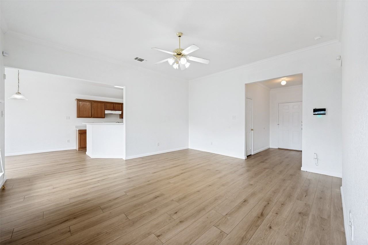 308 Rock Hill Dr - Photo 4 of 25