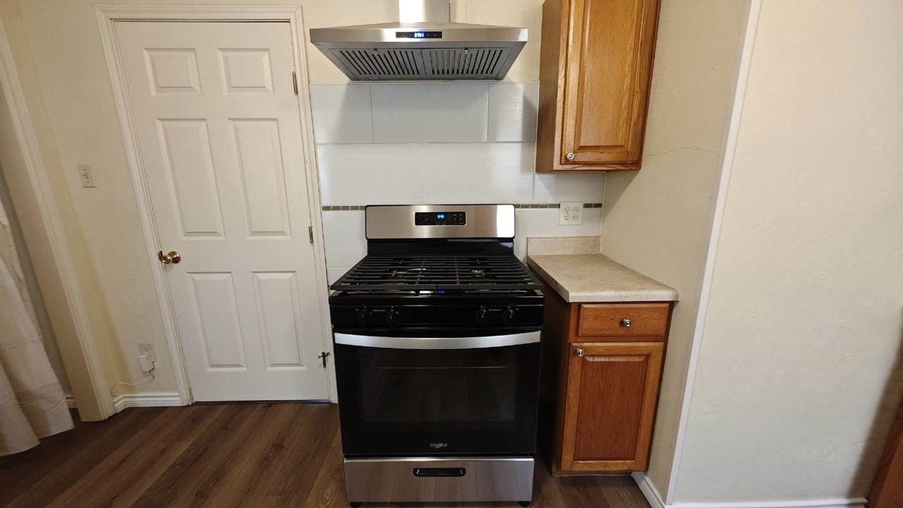 12225 Schroeder Rd - Photo 7 of 40