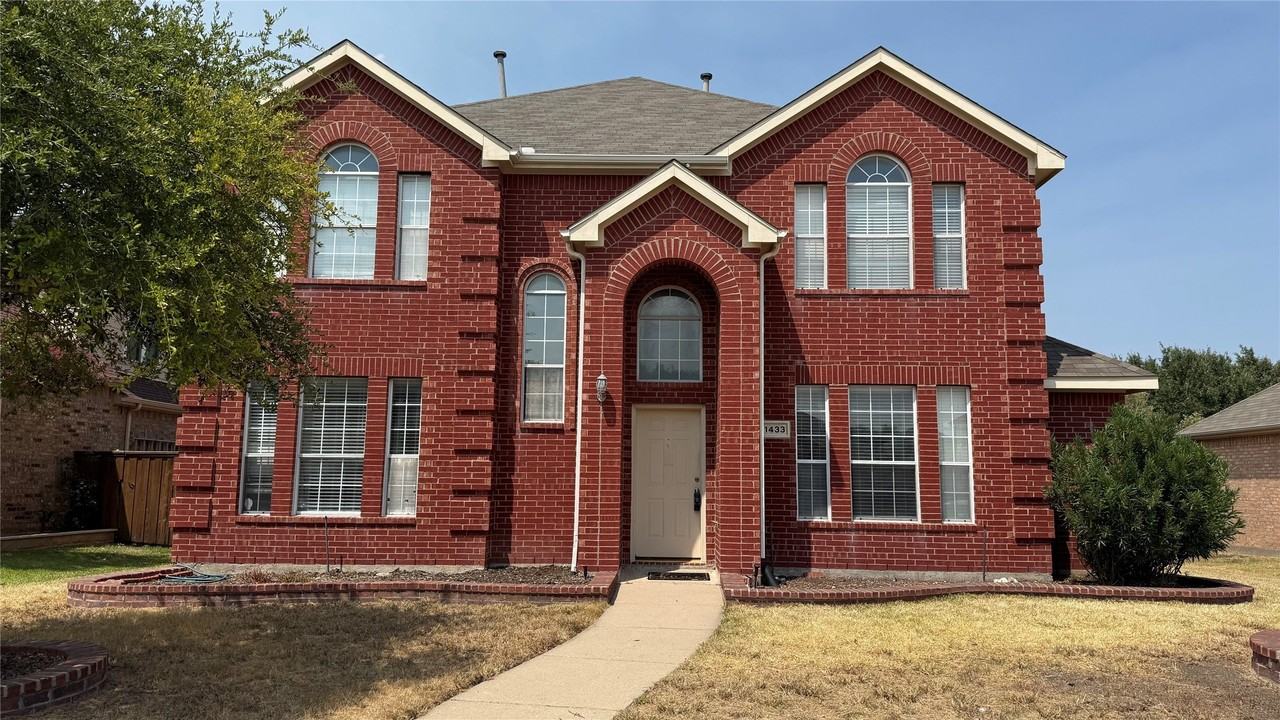 1433 Winterwood Dr - Photo 2 of 27