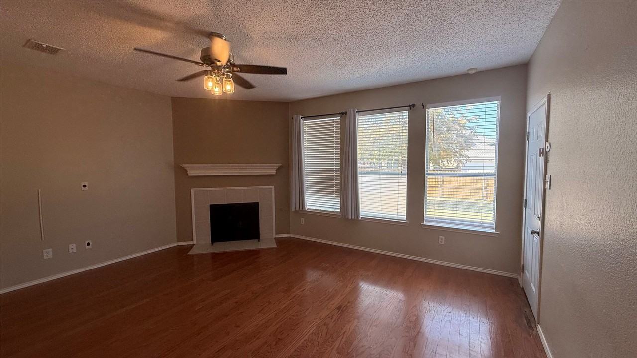 1433 Winterwood Dr - Photo 6 of 27