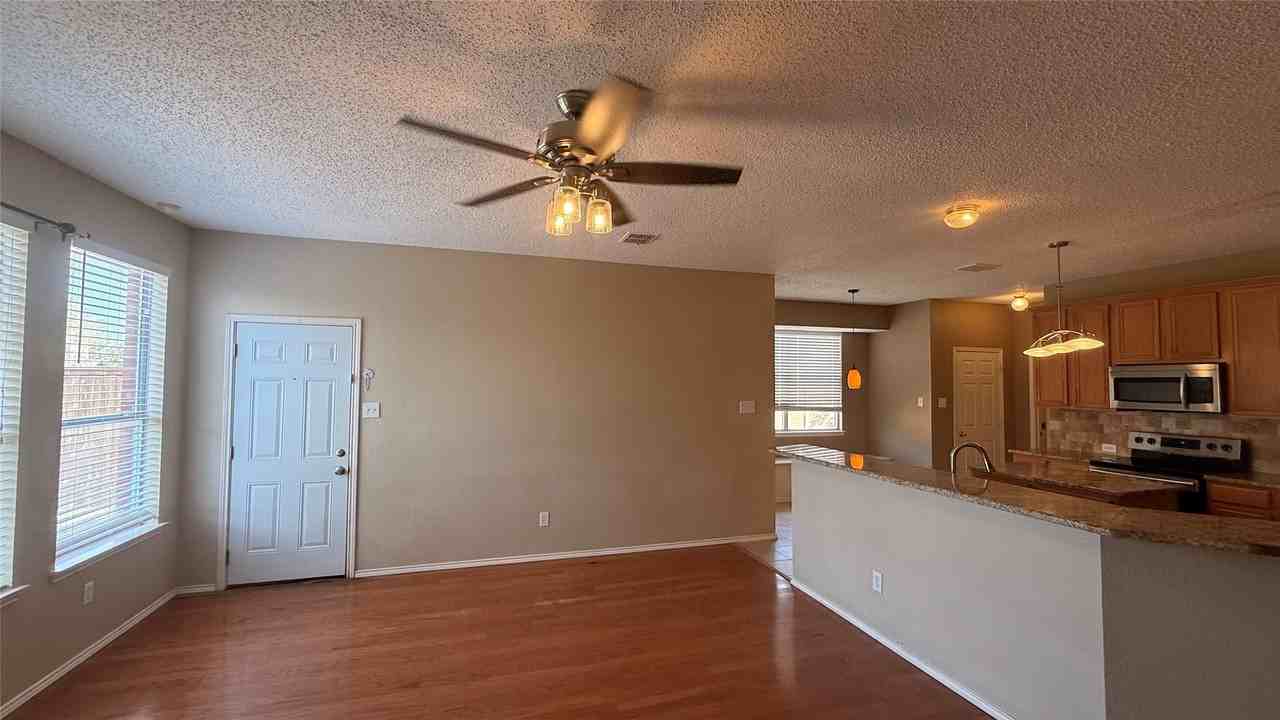 1433 Winterwood Dr - Photo 7 of 27