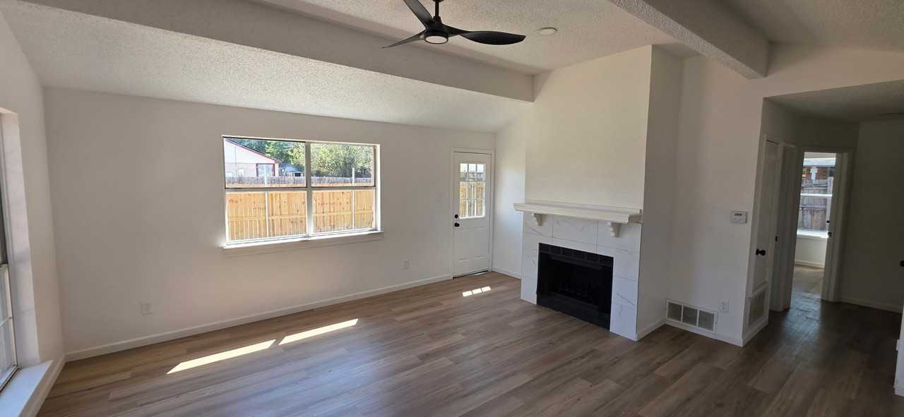 414 Valley Mills Dr - Photo 2 of 11