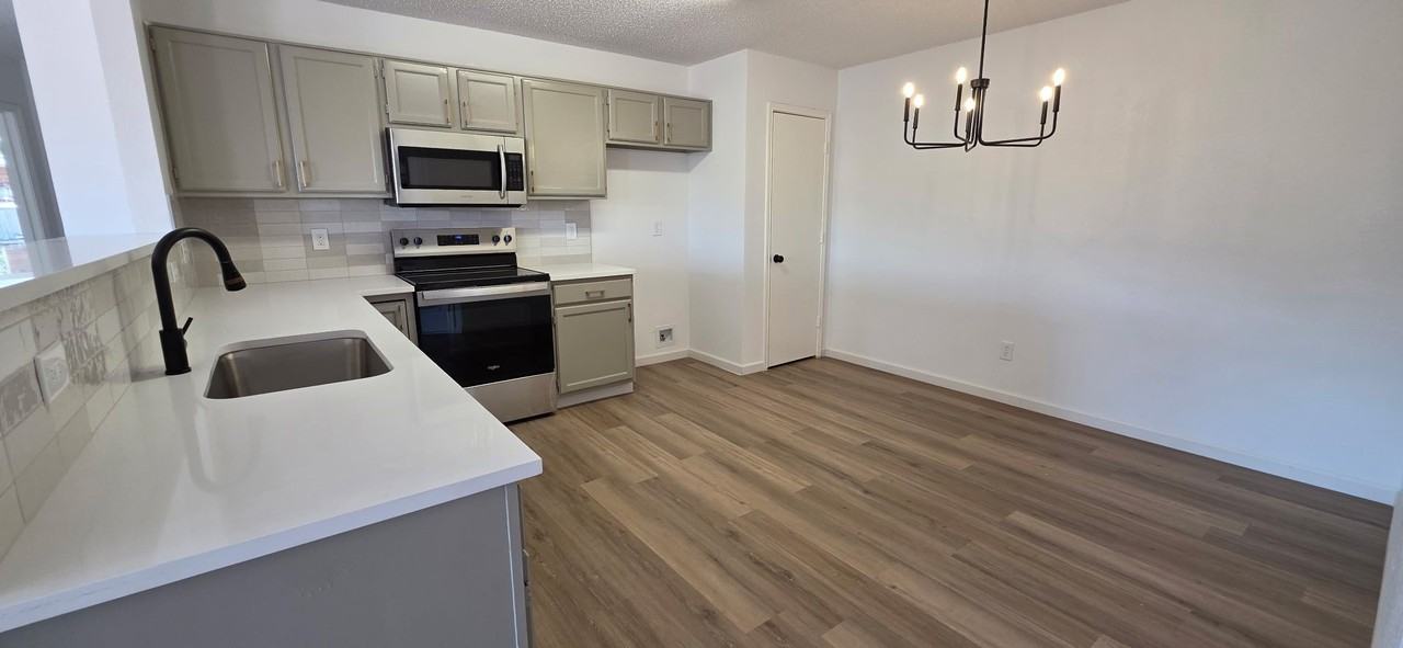 414 Valley Mills Dr - Photo 4 of 11