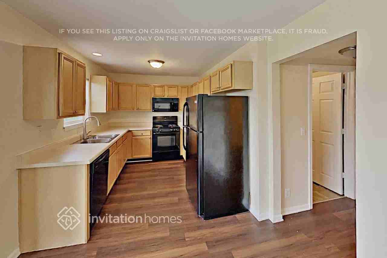 1743 Walnut Park Ln - Photo 7 of 14