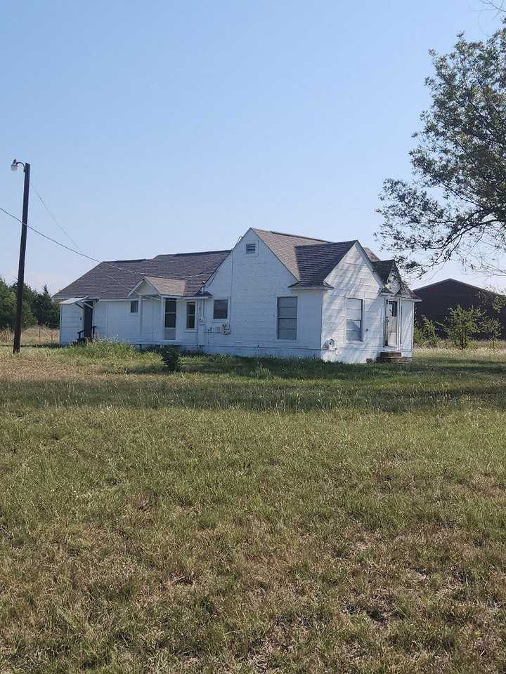 4494 N Us Highway 69 - Photo 2 of 12