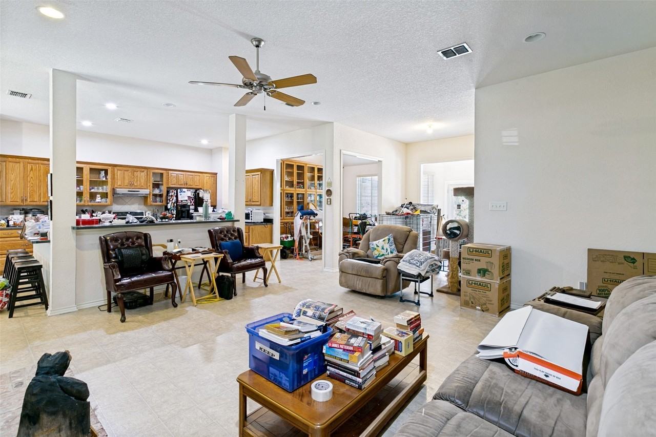 1425 Tobie Layne St - Photo 5 of 28