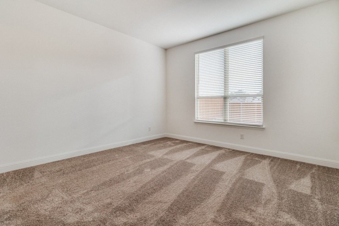 3813 Cherry Hills Dr - Photo 6 of 13