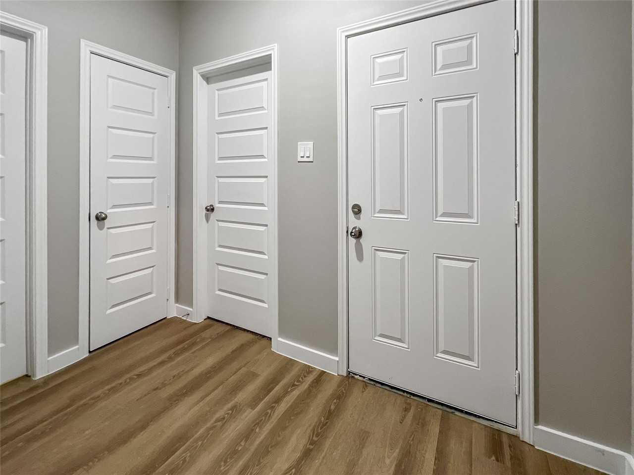 4615 Roberts Ave - Photo 3 of 17