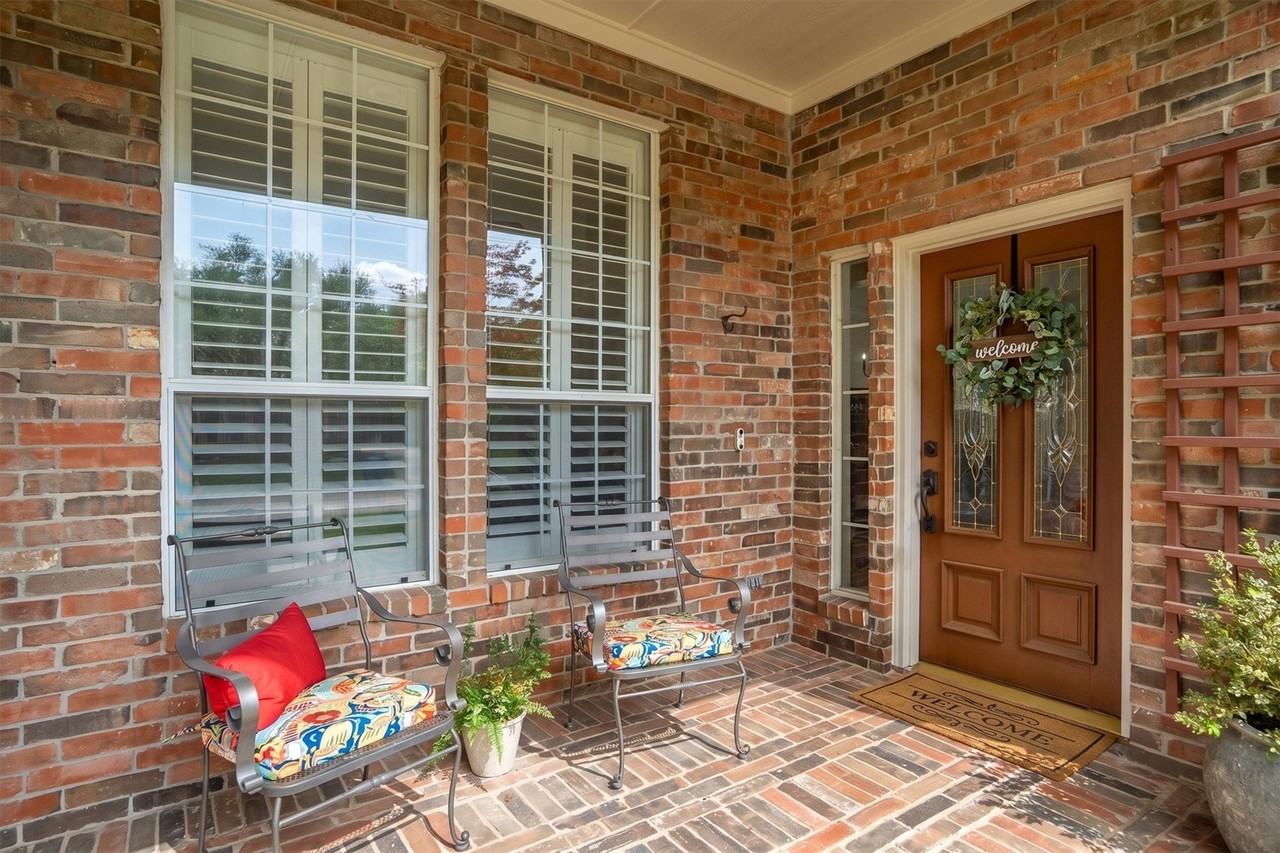 4705 Largo Dr - Photo 4 of 40